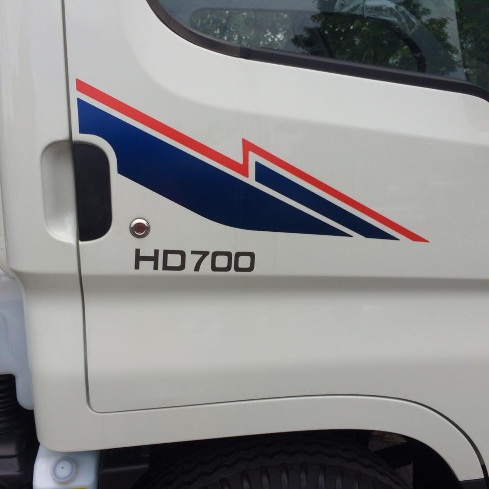 Xe tải thùng Hyundai HD700 Đồng Vàng