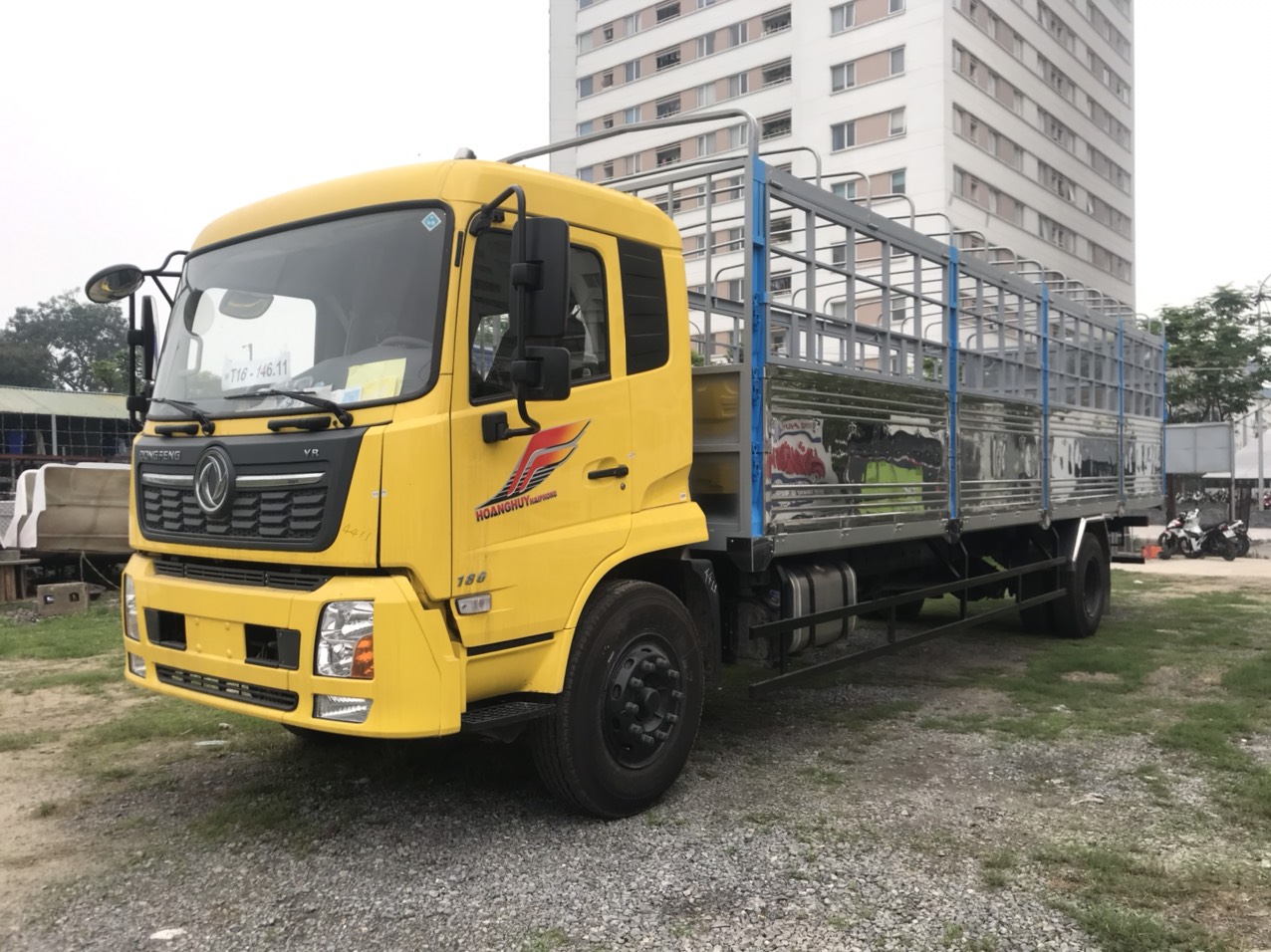 Xe tải 8 tấn thùng dài 9,5 mét Dongfeng Hoàng Huy
